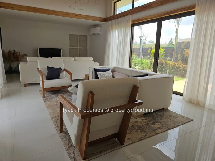 Luxurious Balinese-Style Villas – Exclusive Resort Privileges