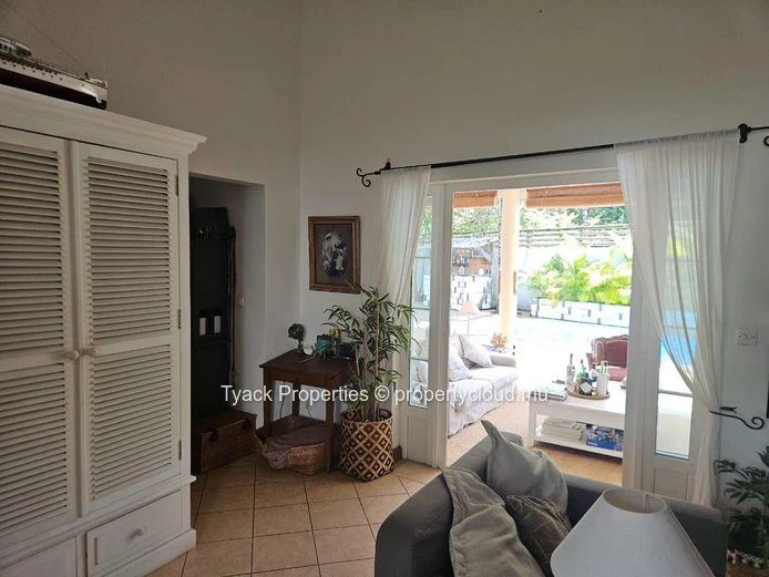 Villa à vendre à Grand Baie – 4 chambres avec piscine et buanderie