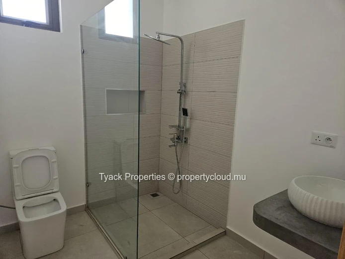 Villa spacieuse de 5 chambres à vendre à Grand Baie Sottise