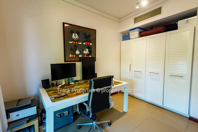 Charmant Appartement avec Jardin Privatif