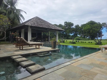 5 Bedroom Villa