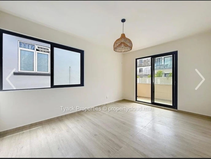 Modern 3-Bedroom Villa with Pool for Sale in Péreybère