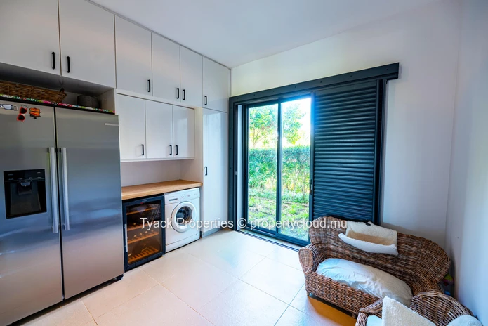 Charmant Appartement avec Jardin Privatif
