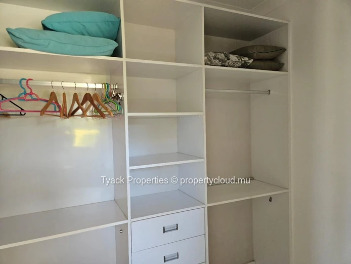 Villa 4 Chambres avec Piscine à Vendre – Pointe aux Biches, à 250m de la Mer