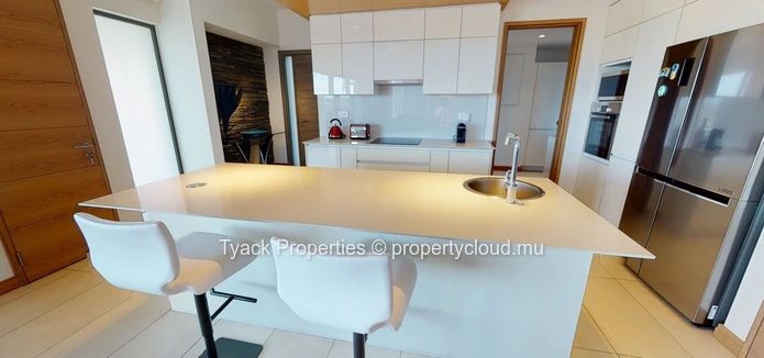 Penthouse de Luxe 3 Chambres avec Salle de Bain Privée – Mont Choisy, Île Maurice