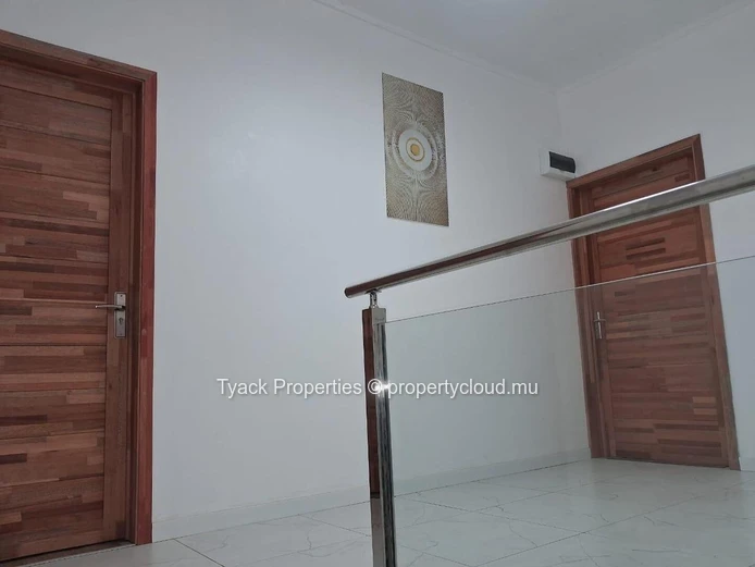 Spacious 4-Bedroom Furnished Villa with Pool for Sale in Calodyne