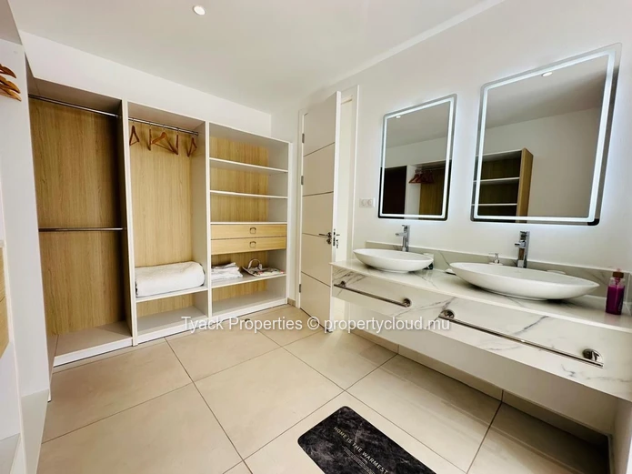 Contemporary 3-Bedroom Villa with Private Pool – Grand Baie