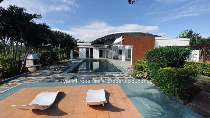 Elegant 3-Bedroom RES Villa  – Pointe aux Piments