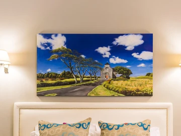 12 Bedroom Hotel