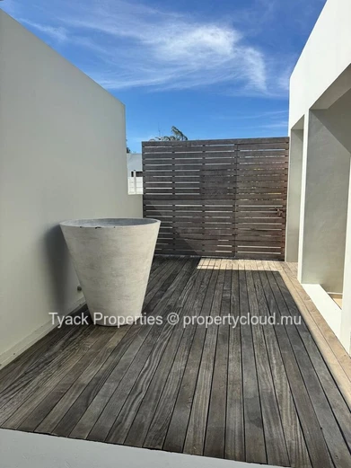 Penthouse en Front de Mer à Vendre à Pointe aux Piments