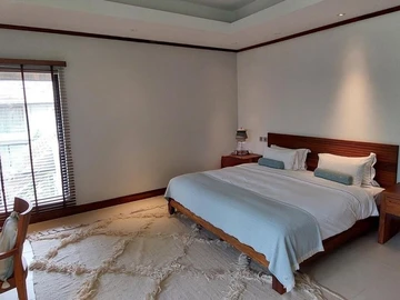 5 Bedroom Villa