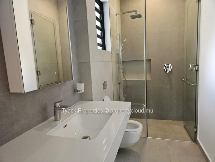 Penthouse in Belle Vue Harel – Luxurious 4-Bedroom Residence in Mauritius
