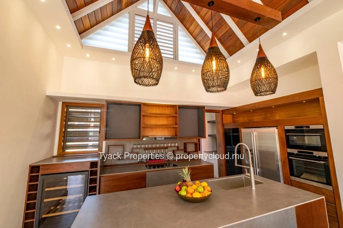 Villa de Luxe de 4 Chambres avec Jardin Privé à Proximité de Grand Baie