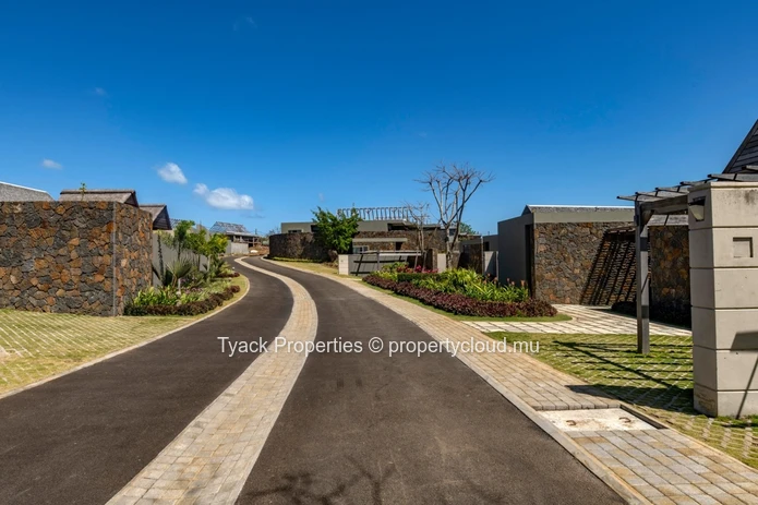 Villa de Luxe de 4 Chambres avec Jardin Privé à Proximité de Grand Baie
