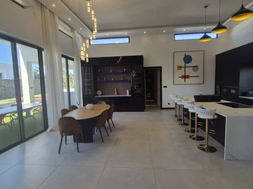 4 Bedroom Villa