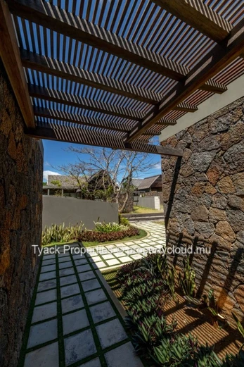 Villa Élégante de 3 Chambres avec Jardin Privé à Proximité de Grand Baie