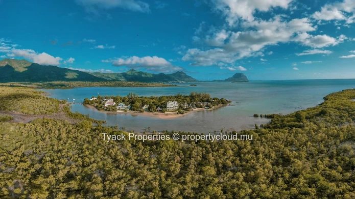G+2 Apartment for Sale – Exclusive Waterfront Living on the West Coast