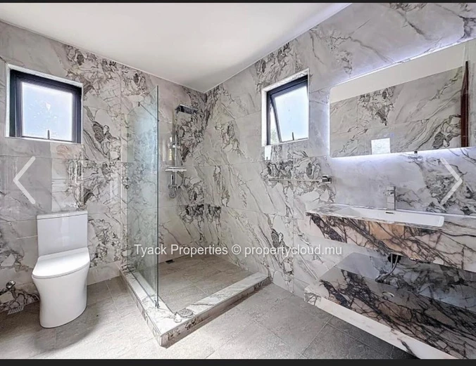 Modern 3-Bedroom Villa with Pool for Sale in Péreybère