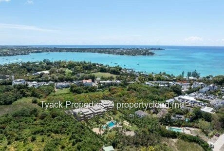 Exceptionnel penthouse de 235m2 avec piscine privée au cœur de Grand Baie
