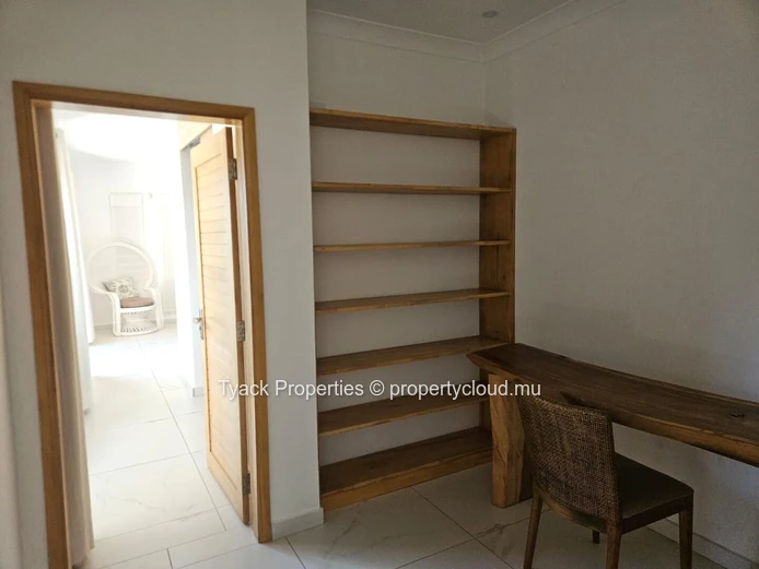 Villa 4 Chambres avec Piscine à Vendre – Pointe aux Biches, à 250m de la Mer