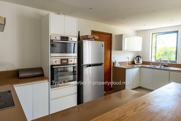 Furnished Townhouse with Sea View & Rooftop Terrace
