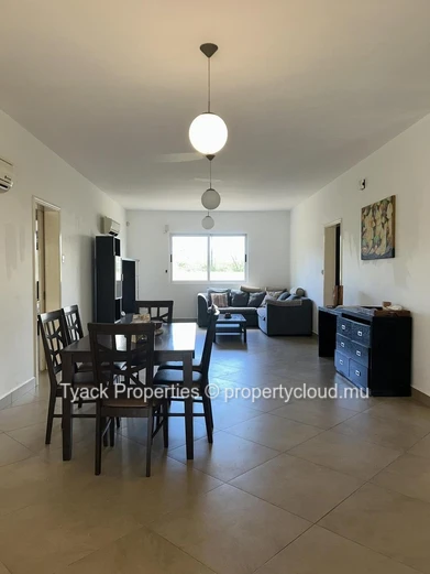 Villa RES de Charme à Vendre à Pointe aux Piments – 3 Chambres avec Piscine