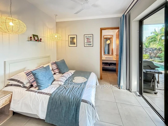 Luxury 3-Bedroom Villa with Private Pool – Balaclava