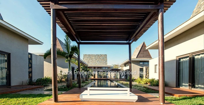 Luxurious Balinese-Style Villas – Exclusive Resort Privileges