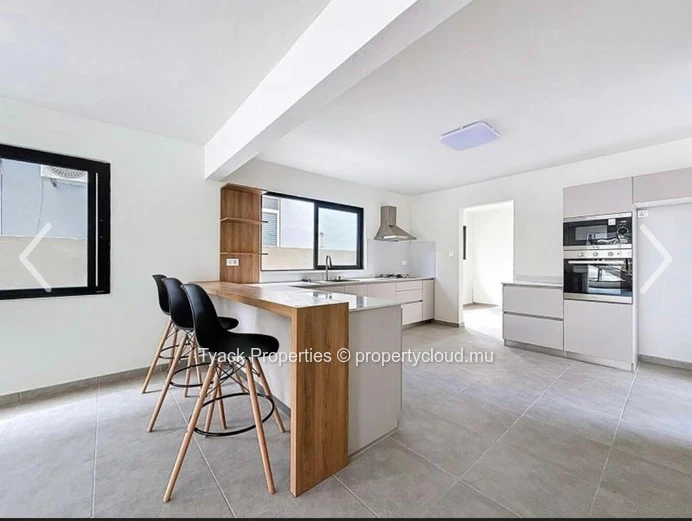 Modern 3-Bedroom Villa with Pool for Sale in Péreybère