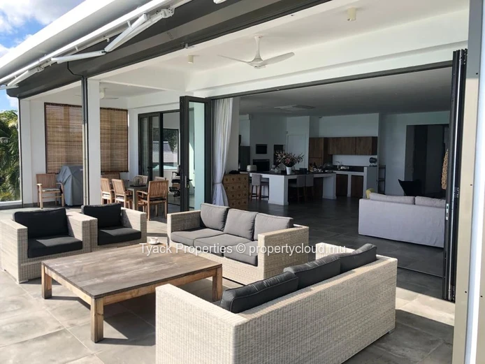 Penthouse de Prestige avec Vue Panoramique sur la Baie – Grand Baie