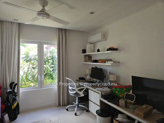 Rare 5-Bedroom Villa with Heated Pool & Spa – Grand Baie