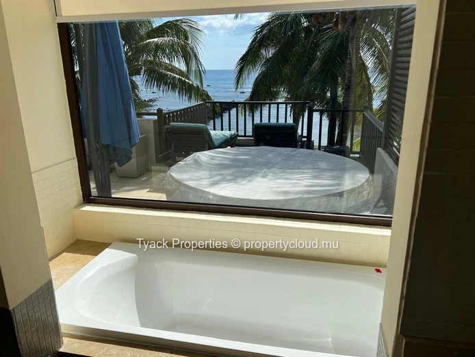 Penthouse en Bord de Mer à Vendre à Pointe aux Biches