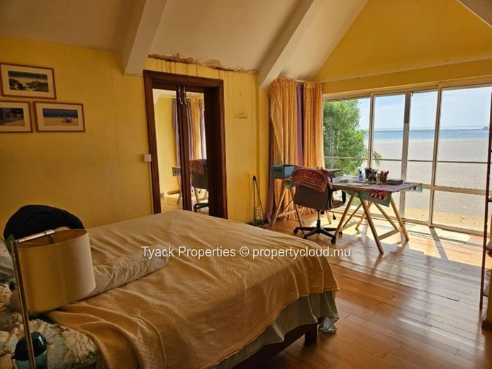 Villa en Bord de Mer à Vendre – Vue Panoramique et Élégance Côtière