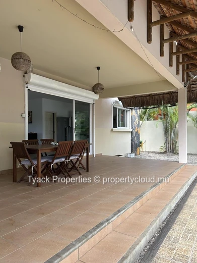 Villa RES de Charme à Vendre à Pointe aux Piments – 3 Chambres avec Piscine