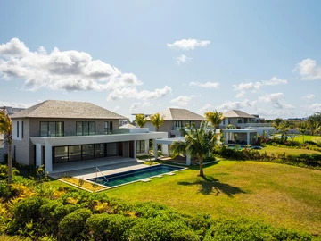 5 Bedroom Villa