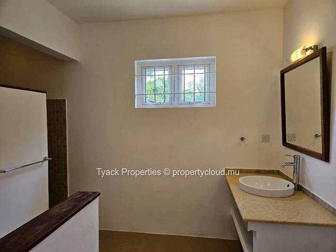 Exclusive 4-Bedroom Villa in Foret Daruty, Petit Raffray for Sale