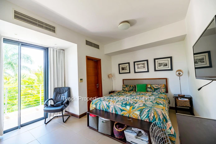 Furnished Townhouse with Sea View & Rooftop Terrace