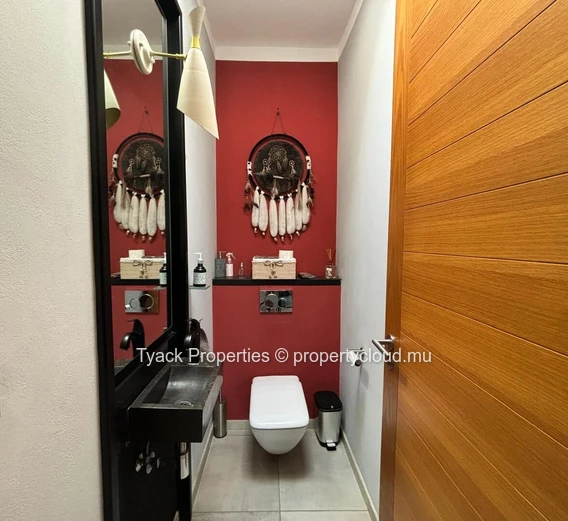 Luxury 3-Bedroom Villa with Private Pool – Balaclava