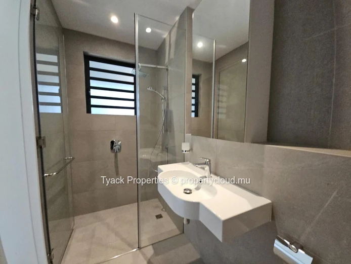 Appartement élégant de 3 chambres à vendre à Belle Vue Harel