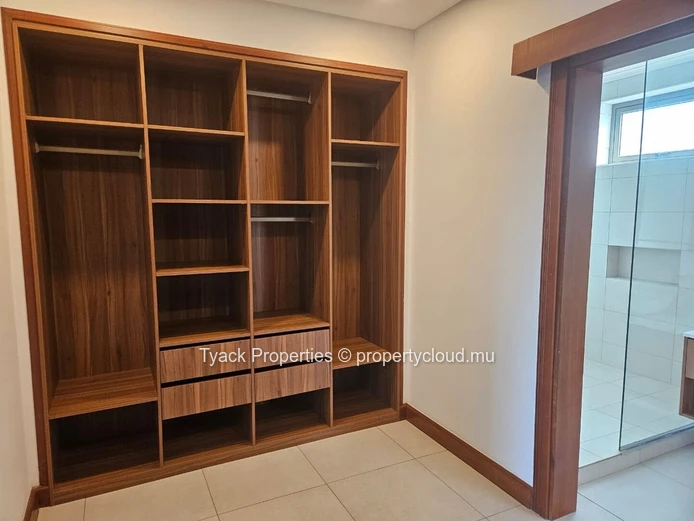 G+2 Apartment for Sale in Pointe Aux Cannoniers – Luxurious Ground Floor