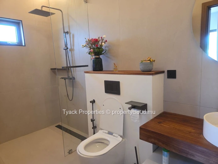 Luxury 3-Bedroom Ensuite PDS Villas for Sale in Pointe aux Piments – Private Pool & Smart Living