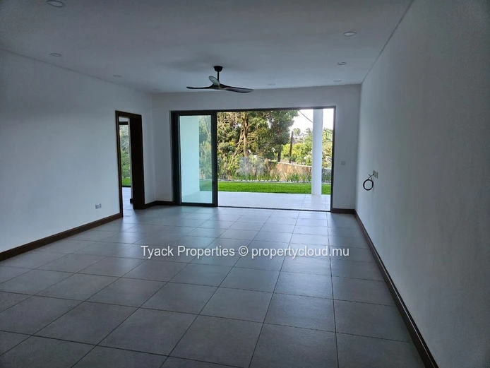 G+2 Apartment for Sale in Pointe Aux Cannoniers – Luxurious Ground Floor