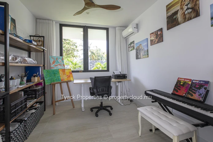 Élégante villa contemporaine avec vue imprenable sur le golf