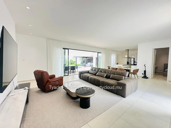 Luxury 3-Ensuite Bedroom PDS Villa with Private Pool for Sale in Grand Baie