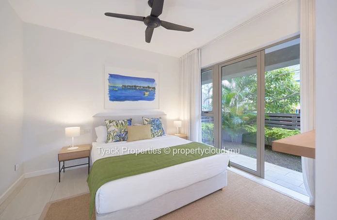 Apartment with Exceptional Lagoon Access