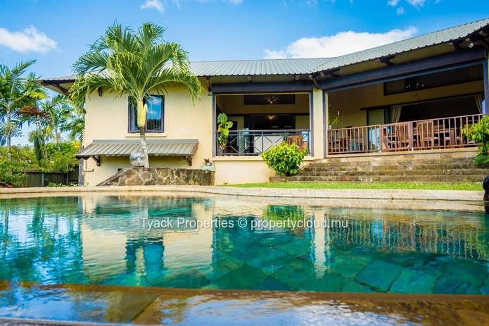 Luxury Villa for Sale or Rent in Domaine de Belle Vue – Panoramic Northern Islands Views
