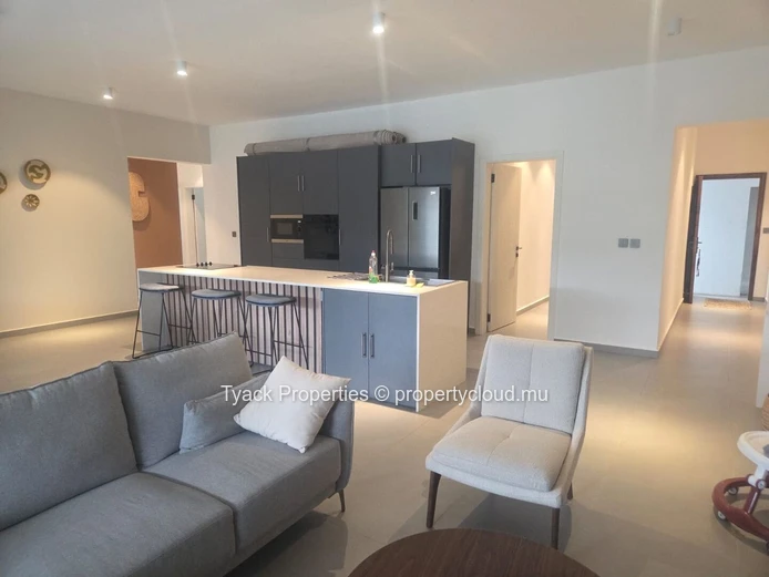 Contemporary Ground-Floor Apartment in Péreybère with Pool Acces