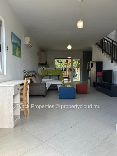 Duplex Moderne avec Jacuzzi à Vendre – 3 Chambres à Pointe aux Piments