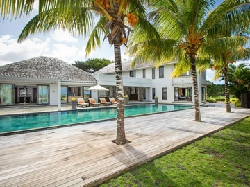 5 Bedroom Villa