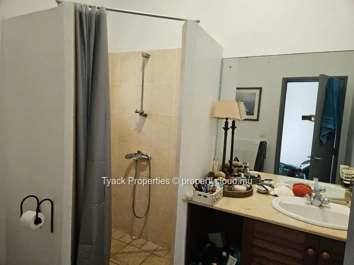 Villa à vendre à Grand Baie – 4 chambres avec piscine et buanderie